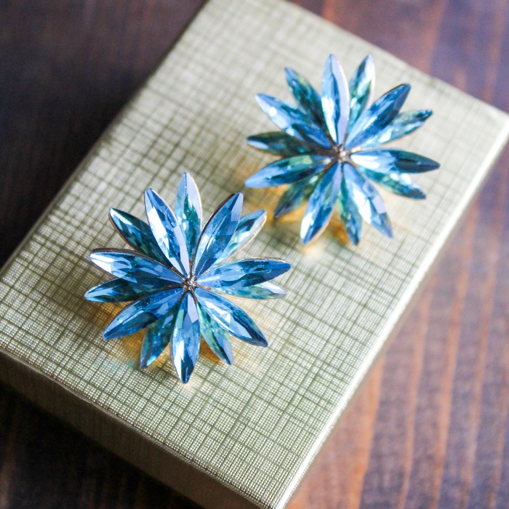 BRAND NEW Aquamarine Flower Marquise Stud Earrings
